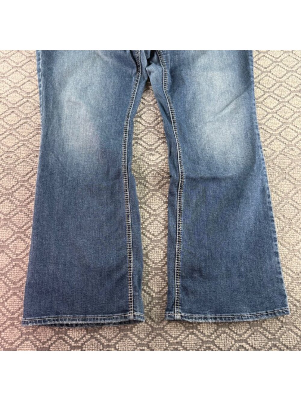 Silver Jeans Suki Bootcut Medium Wash Embroidered Pockets Size 18 L31 - Picture 5 of 15
